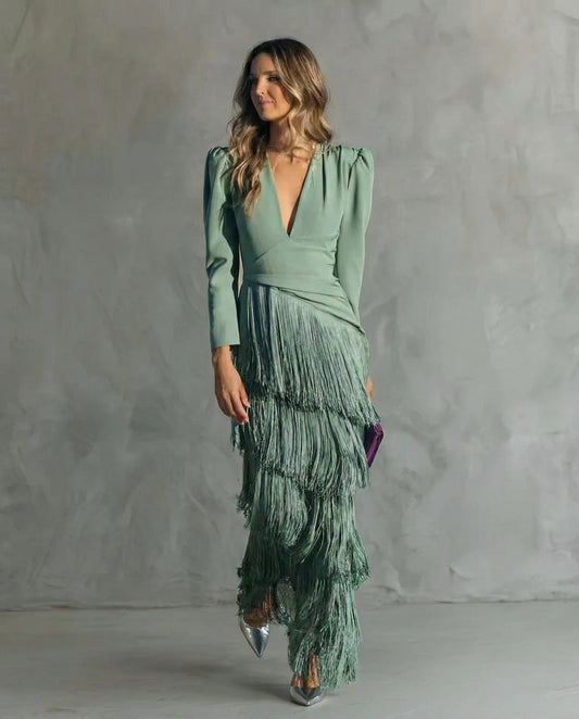 Clara | Elegante Vestido Midi Con Mangas y Flecos